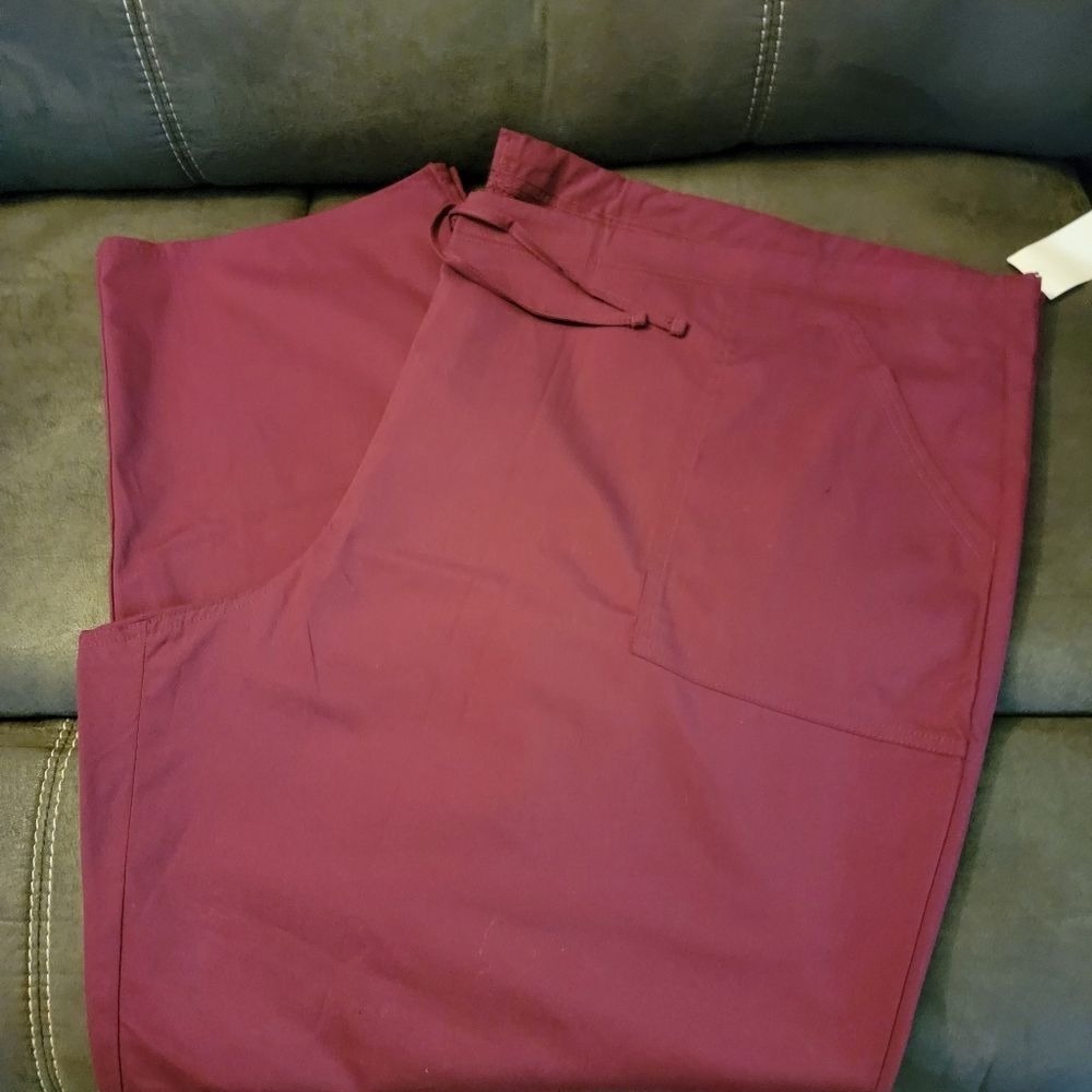 Scrub‎ Star Unisex Drawstring Pant are a size 3X.